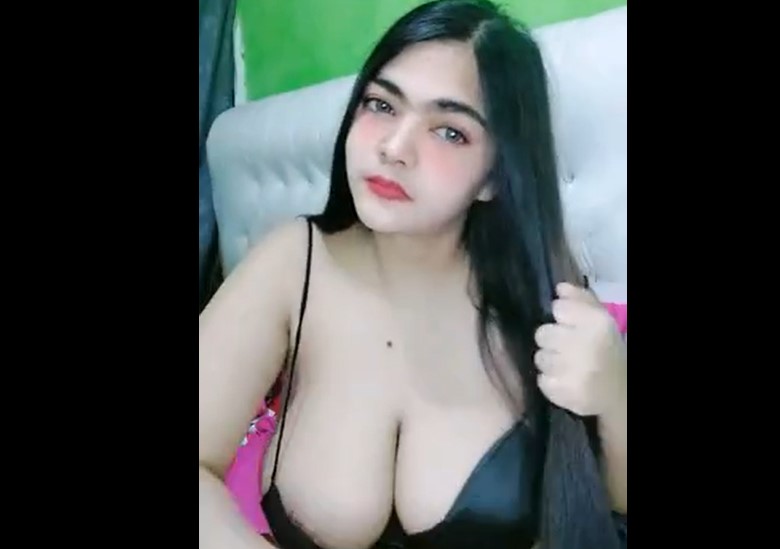 Bayuni Hot Comeback Habis Lahiran