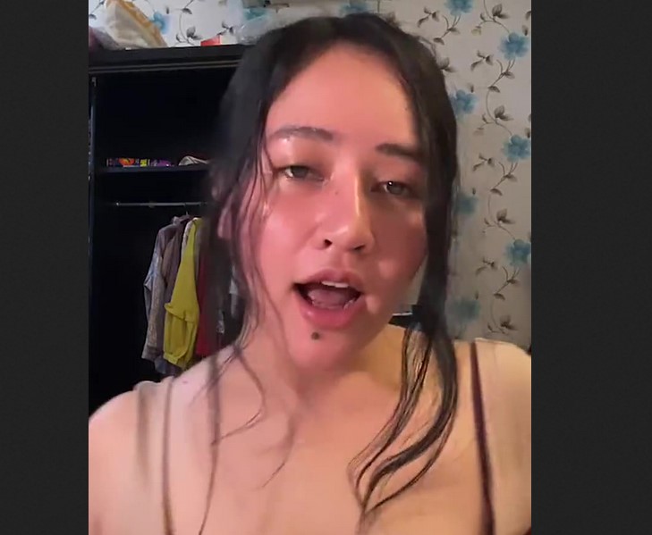 Cara Berlian Ochi Godain Penonton Saat Live